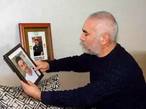 Deprem Acısı 2 Yıl Sonra da Taze:  Bir Ailenin Hikayesi