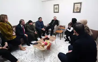 Erdoğan, Depremzede Aileyi Ziyaret Etti