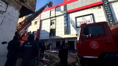 Gaziantep'te Ayakkabı Atölyesi Yanğını Kontrol Altında