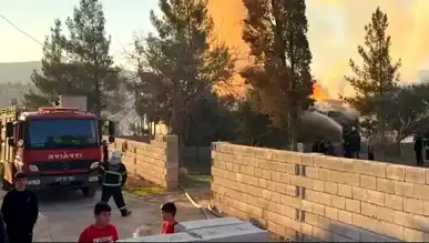 Gaziantep Nizip'te Bağ Evi Yandı