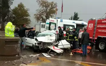 Otoyol Kazası: 1 Ölü, 3 Yaralı