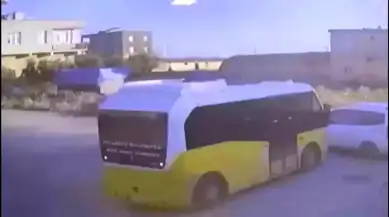 Gaziantep İslahiye'de Minibüs-Ticari Araç Kazası: 2 Yaralı