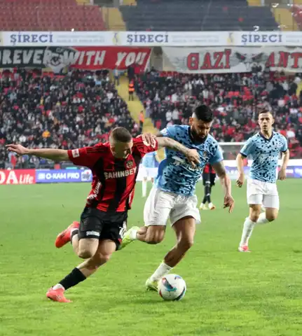 Gaziantep, Başakşehir'i Evinde 3-0 Yendi!