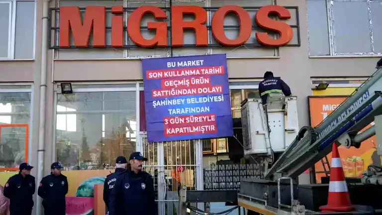 Gaziantep Migros Şubesi Tarihli Ürünler Yüzünden Kapatıldı