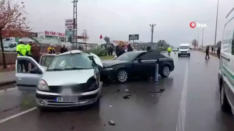 Gaziantep Nizip'te 3 Araç Çarpıştı: 1 Ölü, 1 Yaralı