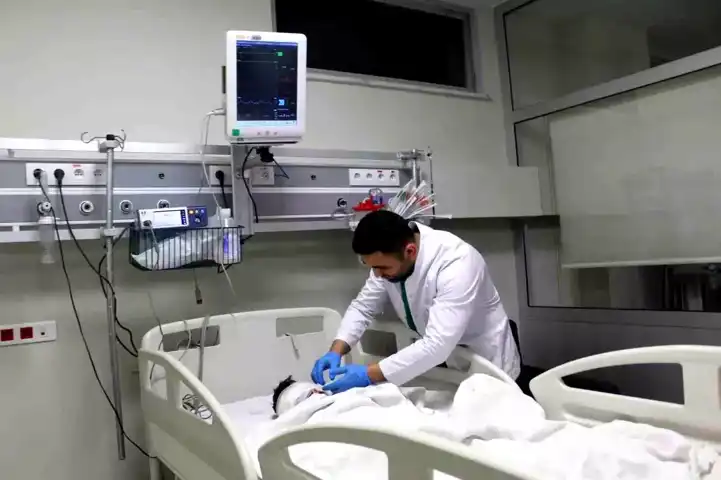 5 Köpek, 4 Yaşındaki Çocuğa Saldırdı!
